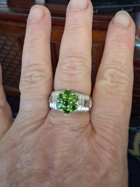 Sterling Silver Peridot Flower Cluster Ring Size 8